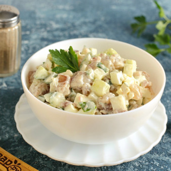 Салат с вяленой рыбой