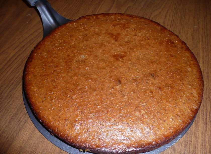 1. Этап. Ореховый торт без муки: Готовим минут 30 при 200 С в духовке. Наш ореховый торт без муки готов! Подаем с чаем или кофе. Приятного аппетита!