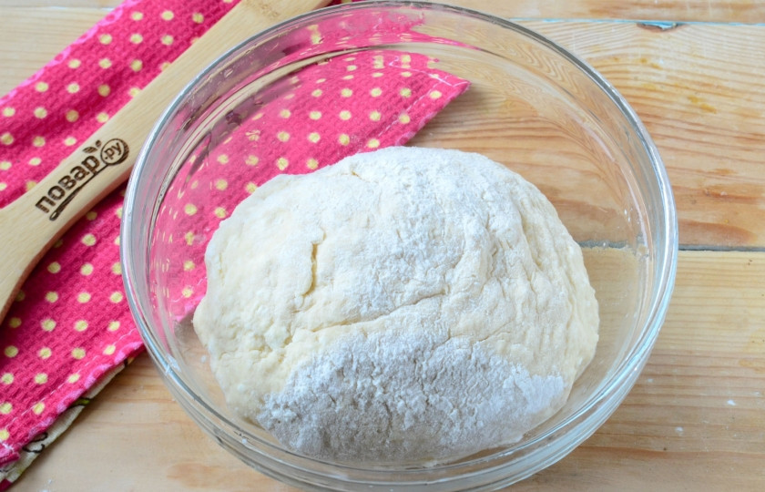 1. Этап. Баурсаки классические: Когда тесто подойдет, с ним можно начинать работать.