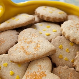 1. Этап. Классическое имбирное печенье: Выпекаем печенье 10-15 минут при 180 градусах. Готово!