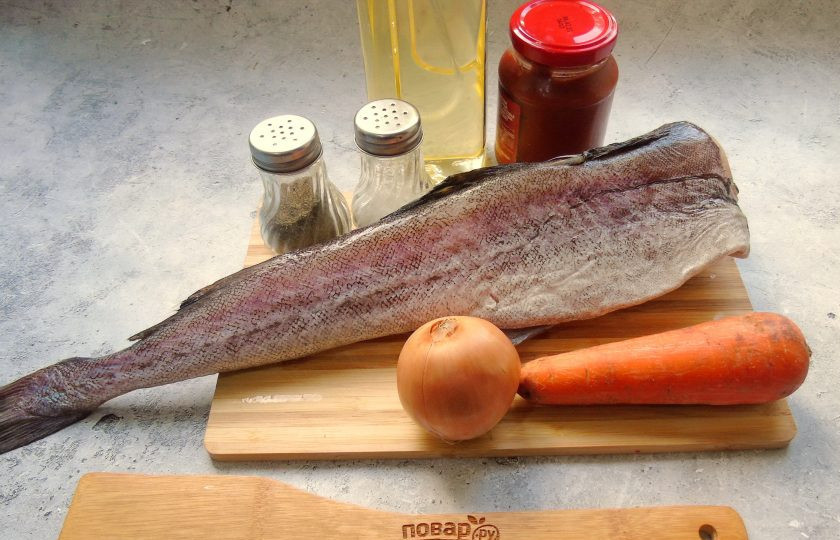 1. Этап. Минтай под маринадом из моркови и лука: Подготовьте ингредиенты для приготовления минтая под маринадом.