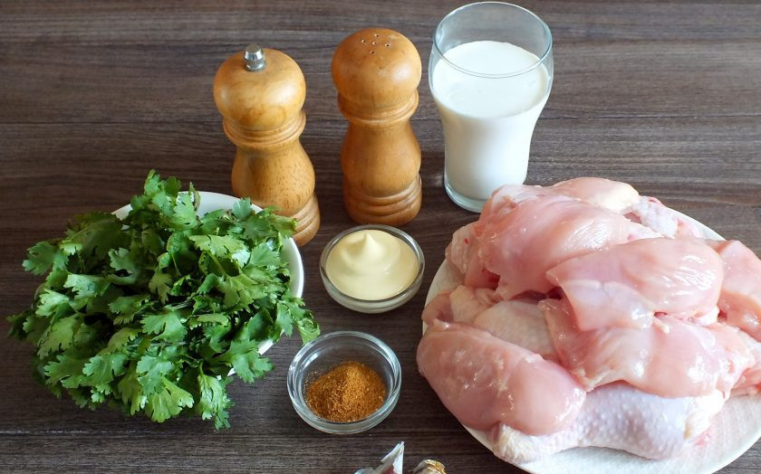 1. Этап. Шашлык из курицы с кинзой: Подготовьте необходимые ингредиенты.