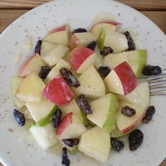 Салат с грушами и яблоками