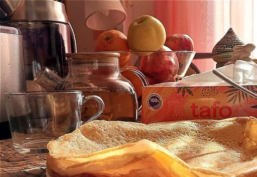 1. Этап. Блинчики Три стакана: Из количества этого теста получилось 10 шт блинов D-24 см. Таков диаметр моей блинной сковороды. Вот такие красивенные и тончайшие блины выпеклись.