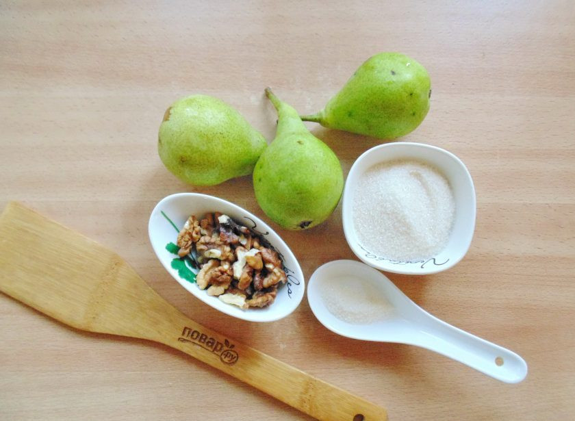 1. Этап. Варенье из груш с орехами: Подготовьте ингредиенты для приготовления варенья из груш с орехами.
