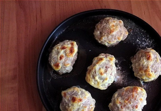 1. Этап. Запечённые котлеты из индейки с кориандром: Котлеты готовы.