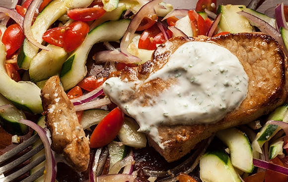 1. Этап. Стейк из свинины Вкуснейший: 5. Это действительно вкуснейший стейк из свинины, от которого невозможно оторваться. Подавайте к столу с гарниром или овощами, дополнив заранее приготовленным соусом. Приятного аппетита!