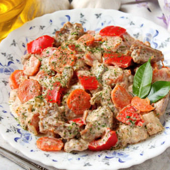 Фрикасе из индейки с овощами