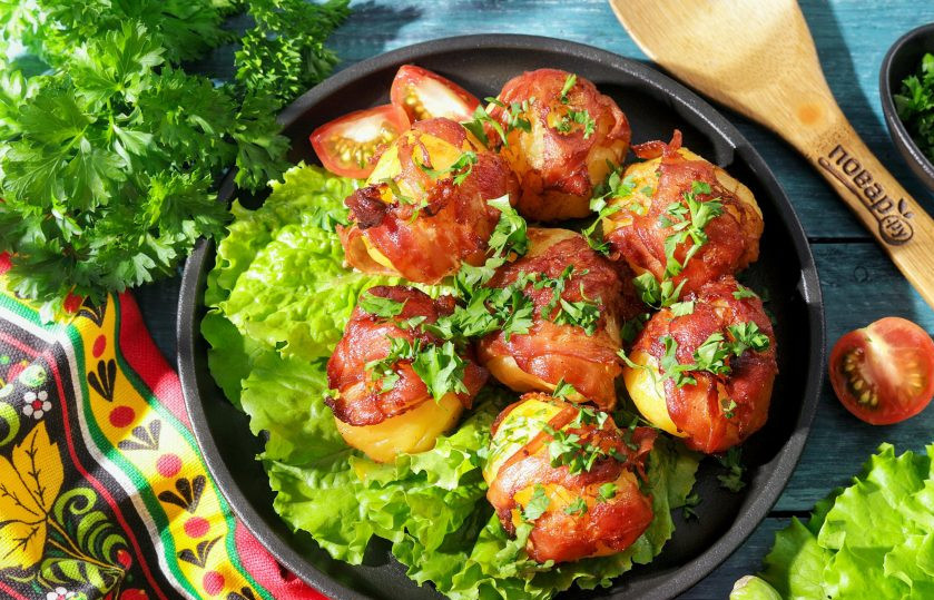 1. Этап. Шашлык из картофеля с беконом: Шашлык из картофеля с беконом готов. Приятного аппетита!