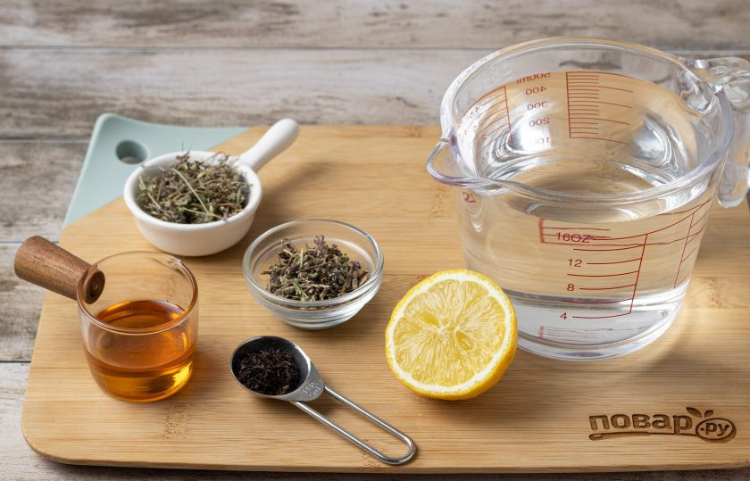 1. Этап. Чай с чабрецом и душицей: Подготовьте все ингредиенты.