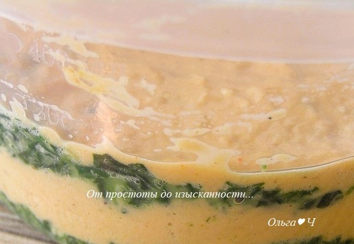 1. Этап. Мусс из лосося со шпинатом: В одной форме меня получилось три слоя, в другой четыре.