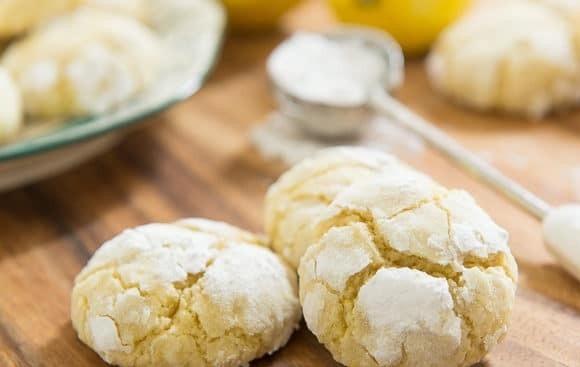 1. Этап. Воздушное лимонное печенье: 6. Выпекайте печенье 13 минут в духовке при 180 градусах. Всё просто и быстро! Приятного чаепития!