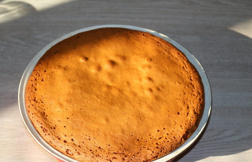 1. Этап. Воздушный медовик: Выпекайте 30 минут.