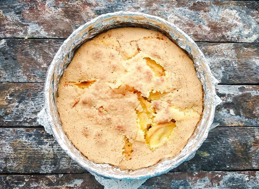 1. Этап. Шарлотка от тети Светы: Шарлотка от тети Светы готова.