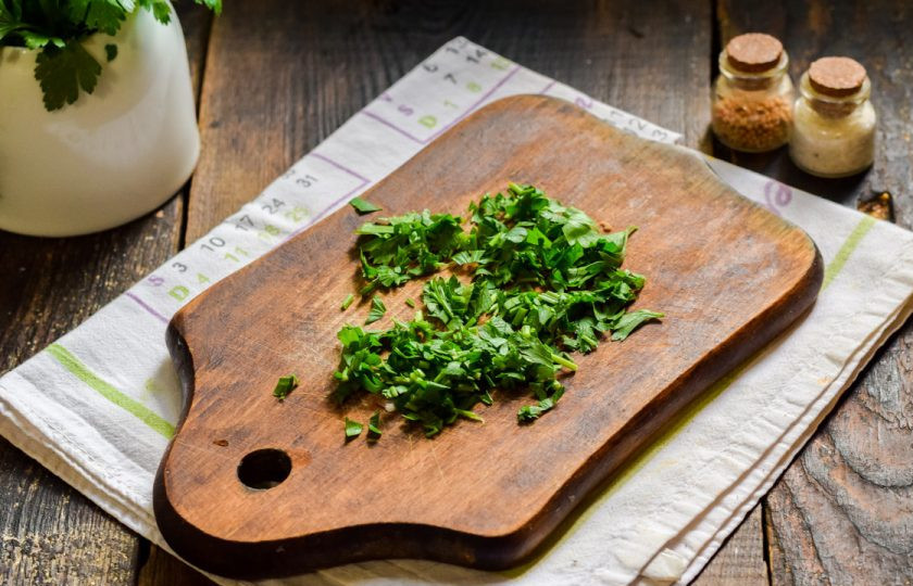 1. Этап. Диетический суп с лапшой: По желанию добавьте нарезанную зелень.