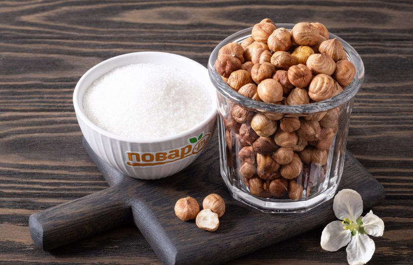 1. Этап. Пралине: Подготовьте все ингредиенты.