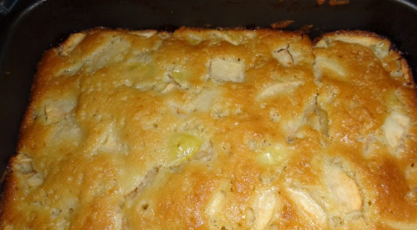 1. Этап. Шарлотка с яблоками и кефиром: 5. Готово! Приятного вам аппетита!