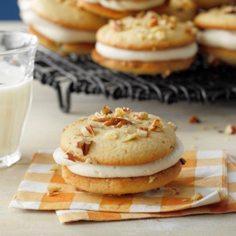 Maple Whoopie Pies