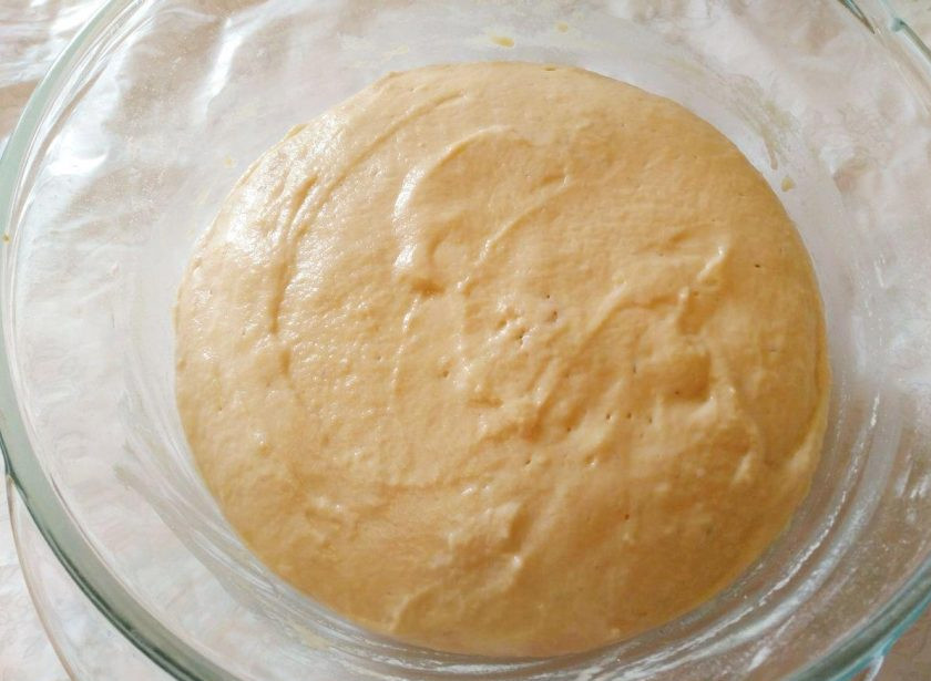 1. Этап. Булочки «Соломбальские»: По истечении указанного времени опара поднимется и на её поверхности появятся мелкие пузыри.