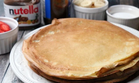 1. Этап. Французские блинчики на молоке: 5. Подавайте к столу с любимыми добавками. Приятного аппетита!