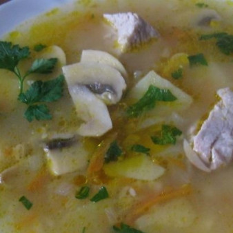 Суп с мясом и грибами