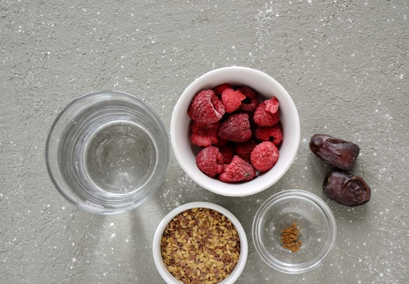 1. Этап. Напиток из льняного семени: Подготовьте все ингредиенты.