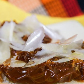 Бутерброды с вялеными помидорами