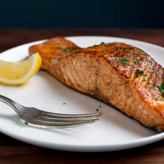 Стейки форели, запеченные в духовке