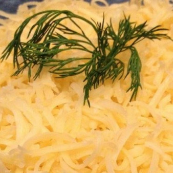 Салат с куриной грудкой, огурцами и болгарским перцем