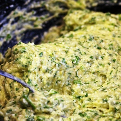 1. Этап. Кабачковые оладьи с козьим сыром: В итоге наше тесто будет выглядеть примерно так.