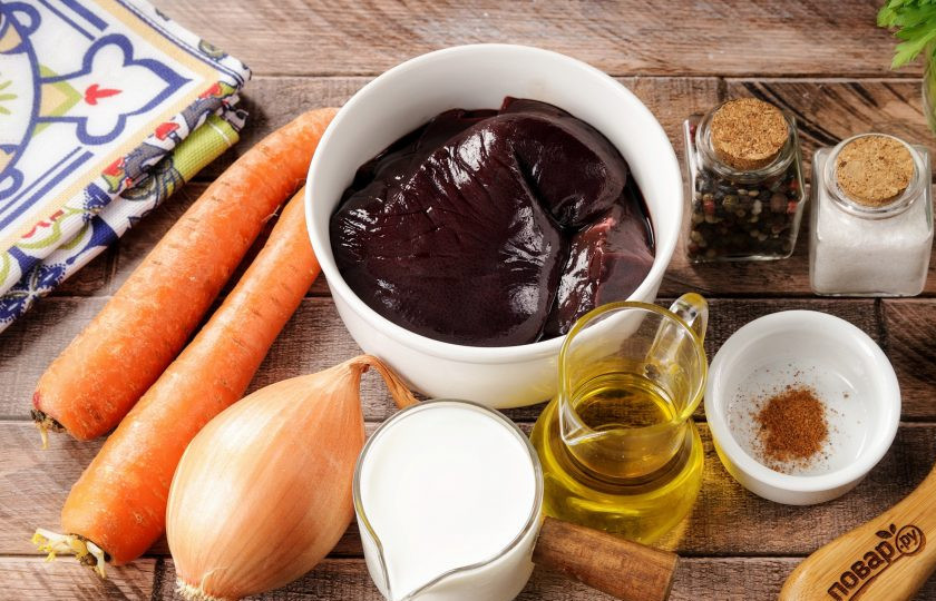 1. Этап. Печеночный паштет из свиной печени: Подготовьте все ингредиенты по списку.