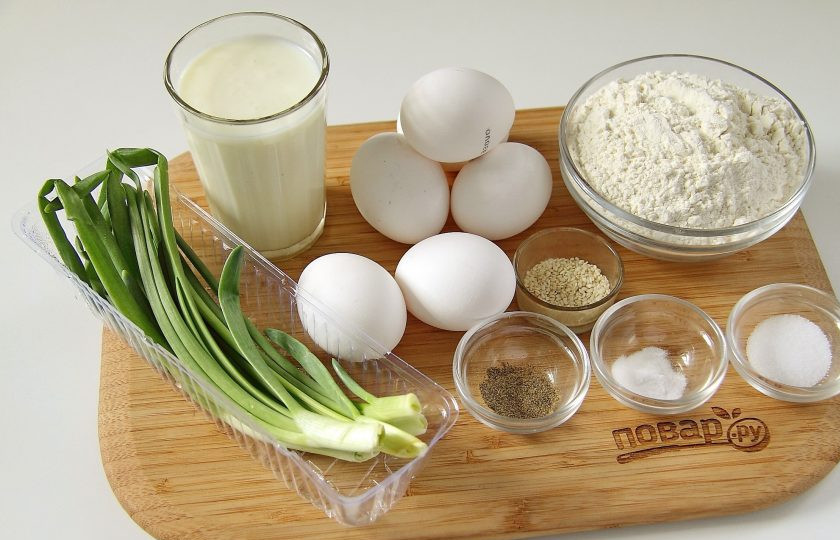 1. Этап. Заливной пирог на кефире с яйцом: Подготовьте все ингредиенты.