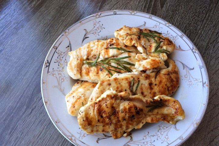 1. Этап. Филе цыпленка бройлера: Подавайте мясо со свежими овощами или любыми привычными гарнирами. Приятного аппетита!