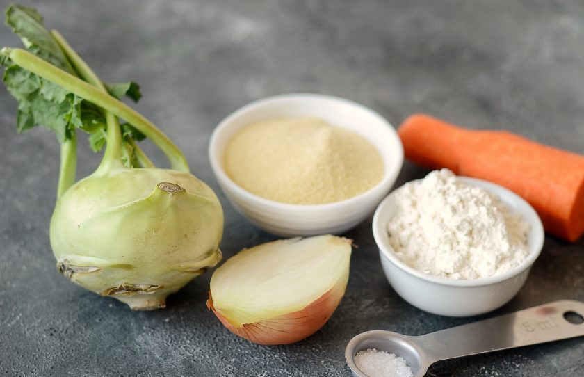 1. Этап. Котлеты из кольраби: Подготовьте все ингредиенты.