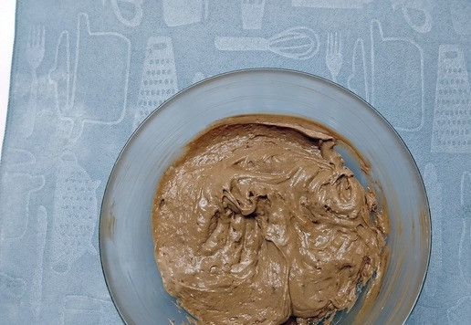 1. Этап. Шоколадные мини-вафли с кремом-чиз: Аккуратно перемешать лопаткой. Можно смешать миксером на низкой скорости.