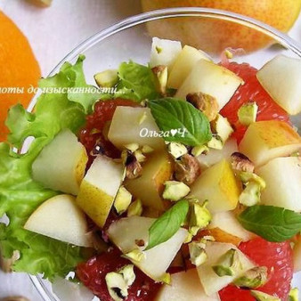 Фруктовый салат с фисташками