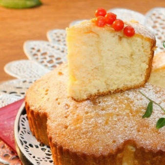 Ванильный кекс с малиновой пропиткой