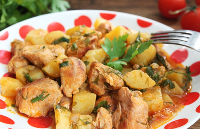 1. Этап. Тушеная картошка со свининой на сковороде: Приятного аппетита!