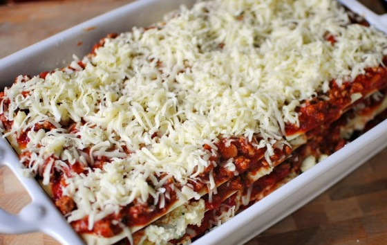 1. Этап. Лазанья Барилла: 18. Последний слой листов, и оставшийся мясной соус. Щедро присыпьте все сверху моцареллой. Вот и все, лазанья 