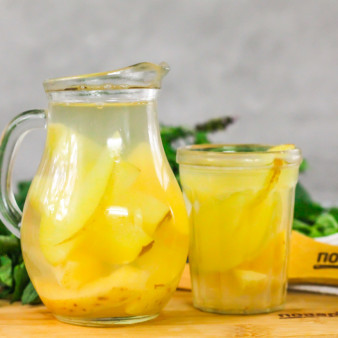 Компот из яблок и айвы