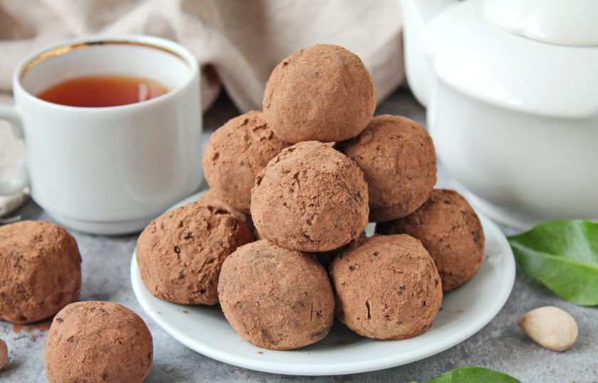 1. Этап. Трюфели из горького и молочного шоколада: Приятного аппетита!