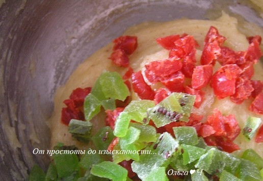 1. Этап. Печенье с макадамией по-флорентийски: Добавьте цукаты, перемешайте.