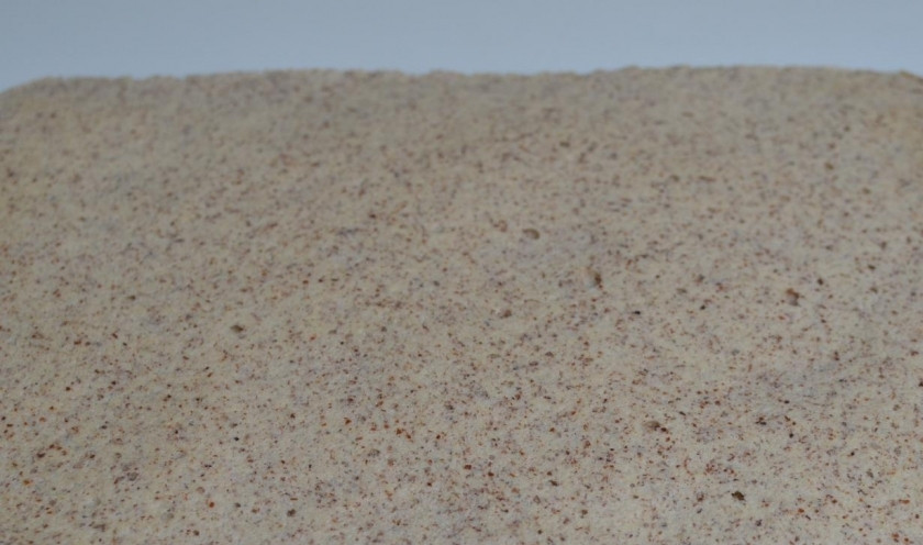 1. Этап. Малиновый торт: Зубочисткой проверьте готовность теста.