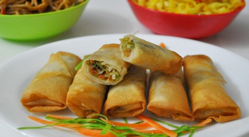 1. Этап. Вьетнамские блинчики Нэм: 4. Вот и все! Выкладываем на тарелку и подаем к столу!