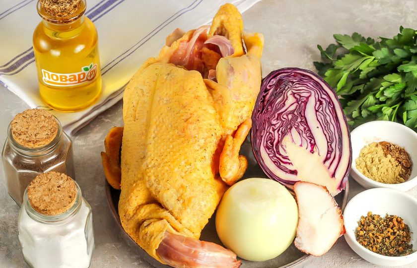 1. Этап. Утка по-чешски: Подготовьте указанные ингредиенты. Утку выбирайте не слишком крупную, так как птица запекается столько же времени, сколько она весит!