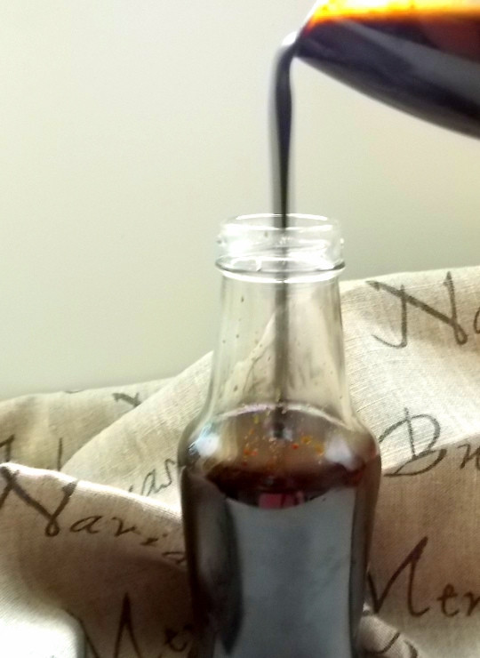 1. Этап. Кофейный экстракт (2 варианта): Снимите с огня. Закройте крышкой и дайте полностью остыть. Затем перелейте в чистые , сухие, простерилизованные банки и закройте.