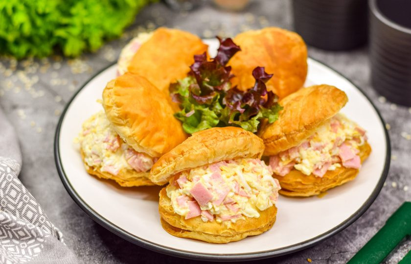 1. Этап. Закуска «Ракушки» из слоеного теста с начинкой: Приятного аппетита!