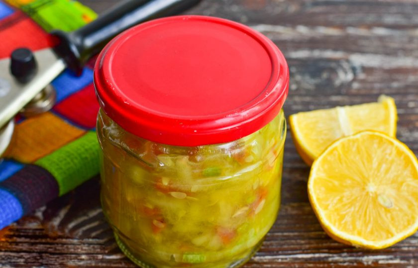 1. Этап. Джем из кабачков с лимоном и курагой: Закрутите ее плотно крышкой.