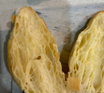 1. Этап. Сэндвич Мечта с ветчиной: Круассан разрезать на две части