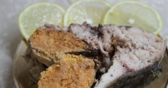 1. Этап. Сазан в духовке с майонезом: Можно подать рыбу целой, а можно порезать её на порционные куски. Приятного аппетита!